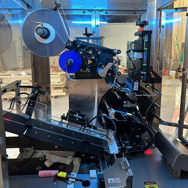 Máquina etiquetadora automática de tubos de plástico blandos con sistema de alimentación de tubos