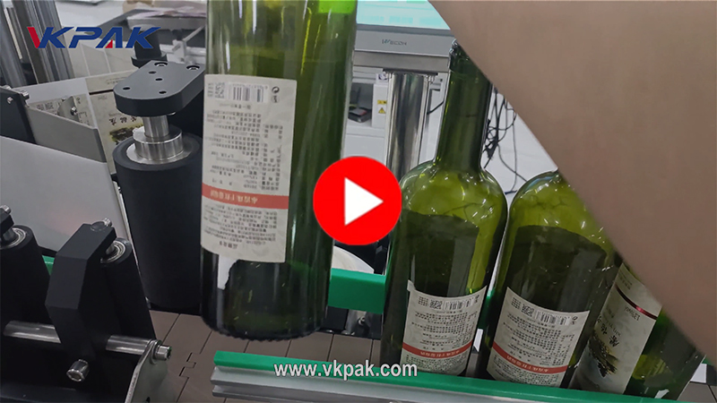 Máquina etiquetadora de botellas de vino