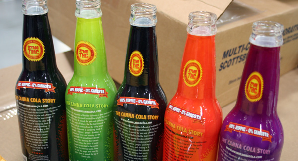 shrinkage labeler equipment for water bottles Distorsión de la manga retráctil del cuello de botella1.jpg