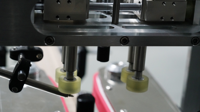 Taponado en línea de botellas.jpg