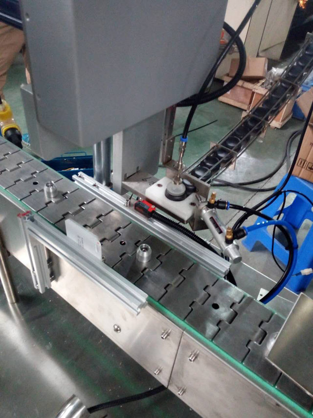 Imágenes de robots de alimentación con tapas.jpg