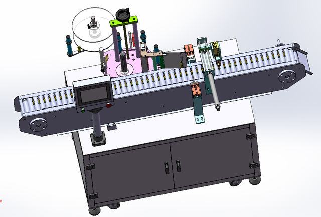 Máquina etiquetadora de bálsamo labial en barra.jpg