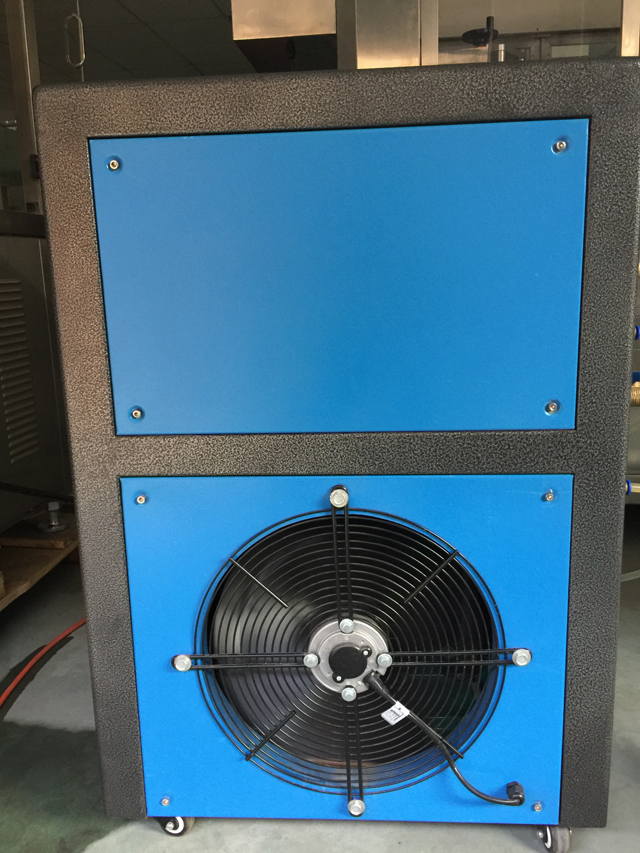 auxilliary equipment for filling sealing machines Enfriador para maquinaria de llenado y sellado de tubos.jpg