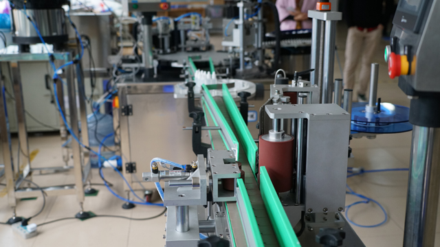 llenado tapado etiquetado.jpg