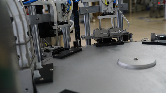 Boquillas de llenado, primer plano.jpg