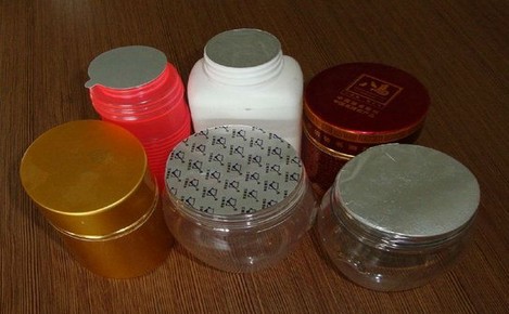plastic bottles samples after being sealed inducción.jpg