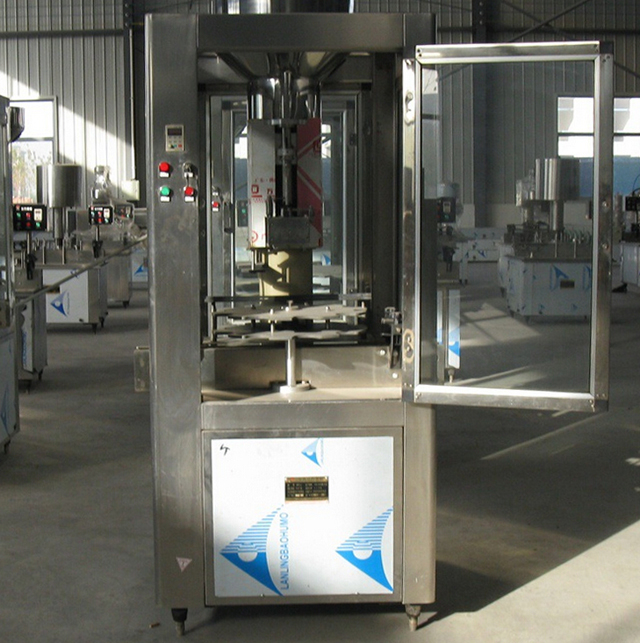 Maquina taponadora automatica.jpg