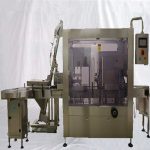 Máquina automática de tapado al vacío de frascos de vidrio en línea con detector de metales