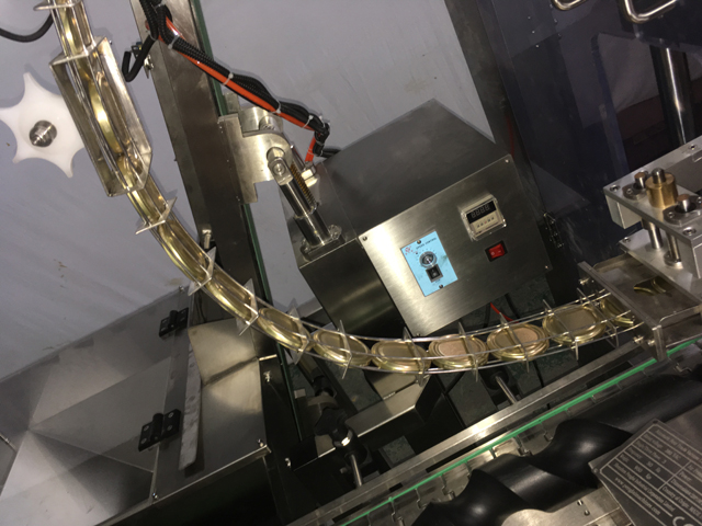 Sistema de alimentación de CAPS automático.jpg