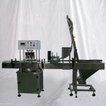 Máquina automática de tapado al vacío lineal para tarros de vidrio en la industria alimentaria