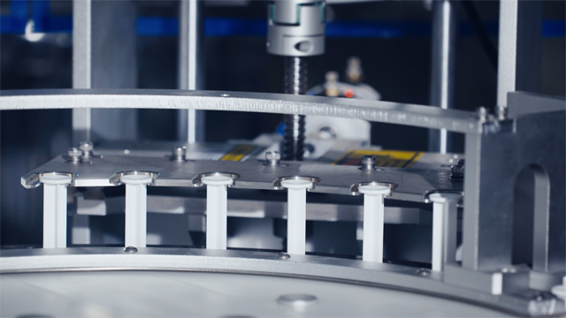 Taponamiento de llenado para clientes de la UE.jpg