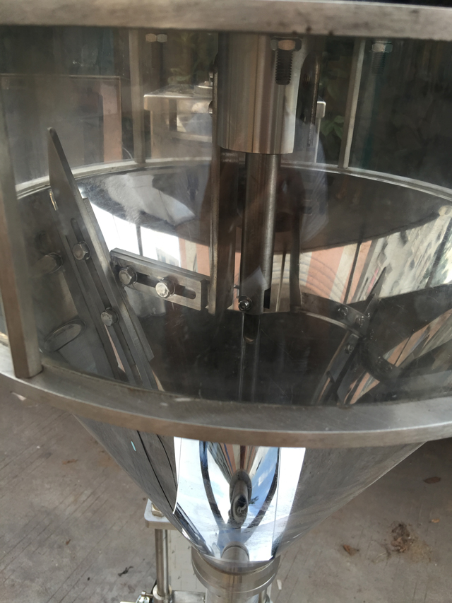 Nueva máquina para llenado de polvos (1).jpg