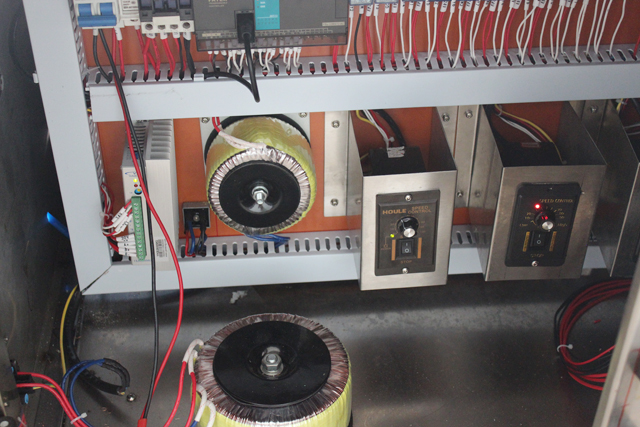 máquina electrónica interna.jpg