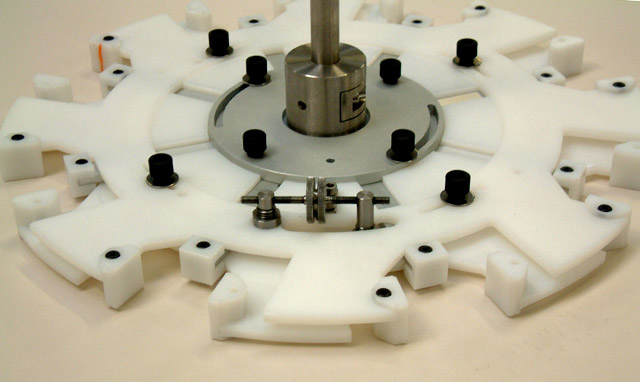 Molde rotatorio con cabezal de tapado.jpg