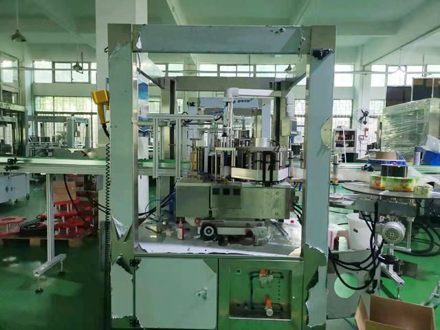 máquina de etiquetas termofusibles