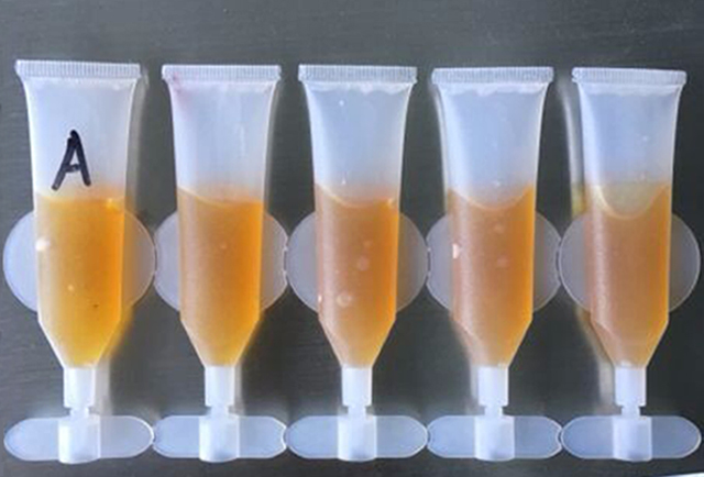 Tubos de muestra tiras de tubos llenos sellados.jpg