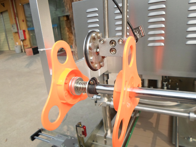 film roller Rodillo para sellado de carga de película.jpg