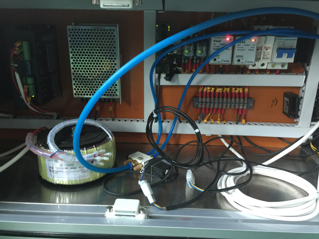 componente eléctrico para maquinaria de etiquetado.jpg