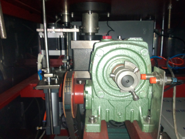 internal tubes filling sealing machine Llenadora y selladora de tubos semiautomática.jpg