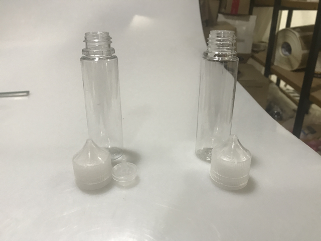 Botellas de cigarros electrónicos.JPG