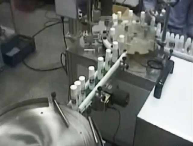 Maquinaria de llenado y tapado.jpg