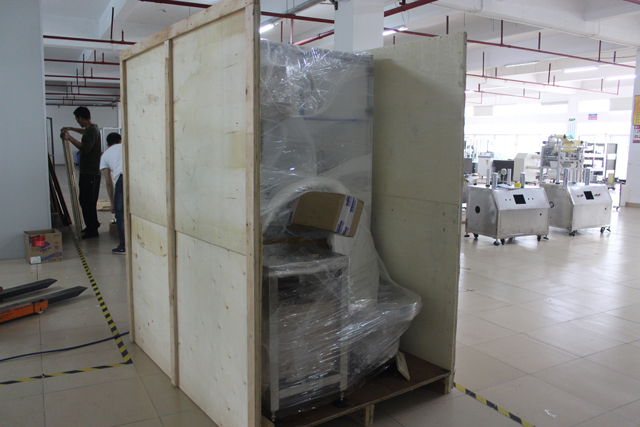 Embalaje en caja de madera para etiquetado horizontal (1).JPG