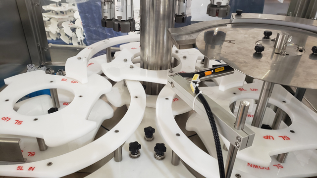 equipo de tapado con rosca.jpg