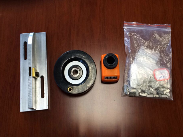 cutter mould for ultrasonic sealing machine MOLDE Y CORTADORA para máquina selladora de tubos por ultrasonidos (1).jpg