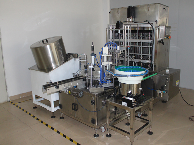 línea de llenado y tapado