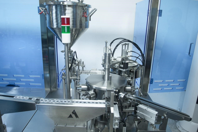 Línea de llenado de jeringas (2).jpg