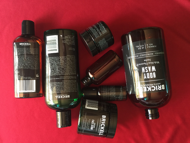 Equipo etiquetador rodante para etiquetado de botellas.jpg