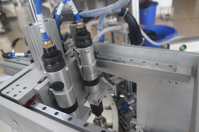 Servomotor que controla la tapadora, 2 uds.