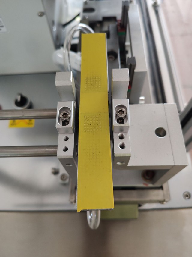 etiquetas impresión cables alambre máquina detalles (6).jpg