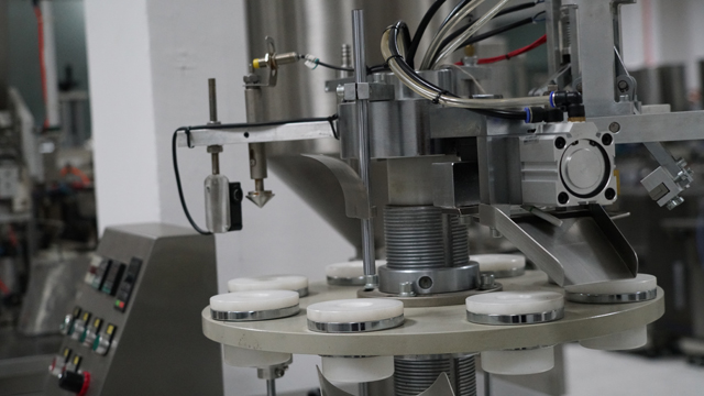 Sellador de tubos de plástico.jpg