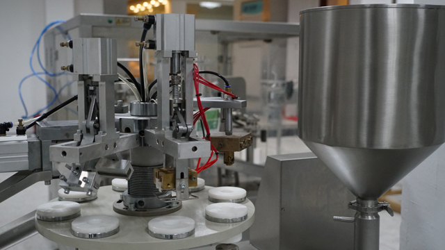 Sellador de tubos de plástico.jpg