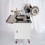 Aplicador de etiquetas de bandera semiautomático para empaquetado de alimentos para mascotas con forma de hueso de perro