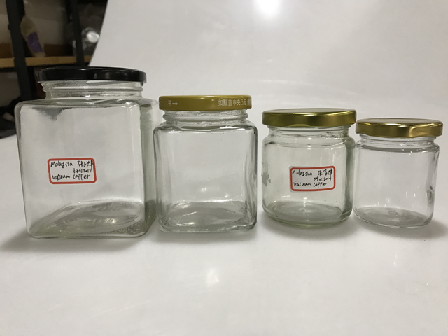 Botellas y tapas para tapadora al vacio.jpg