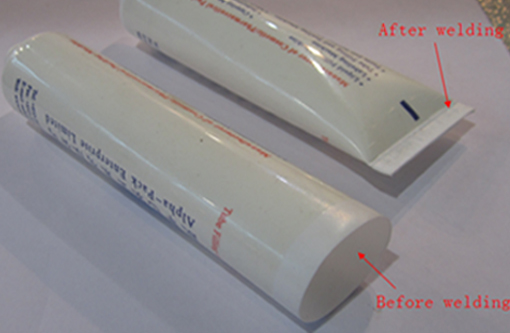 welding samples by ultrasonic tube sealer Muestras de soldadura con el sellador de tubos ultrasónico.jpg