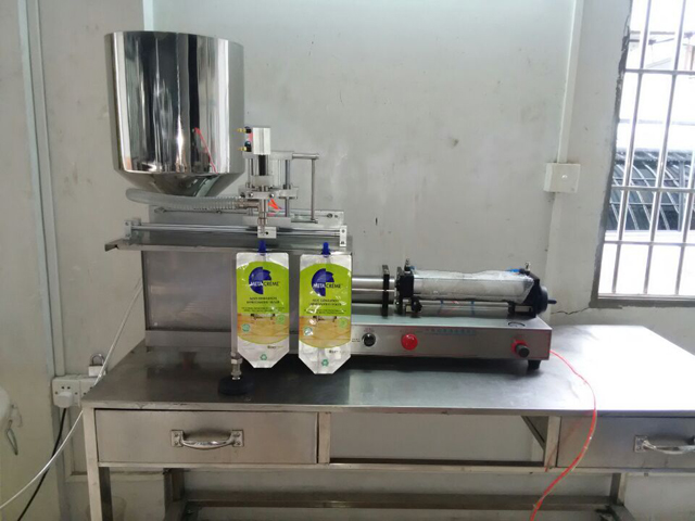 Máquina llenadora de bolsas con boquilla (4).jpg