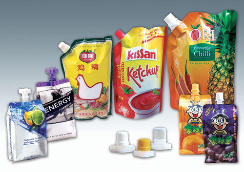 spout bags after filling Llenadora de bolsas con boquilla de un solo cabezal con tolva .jpg