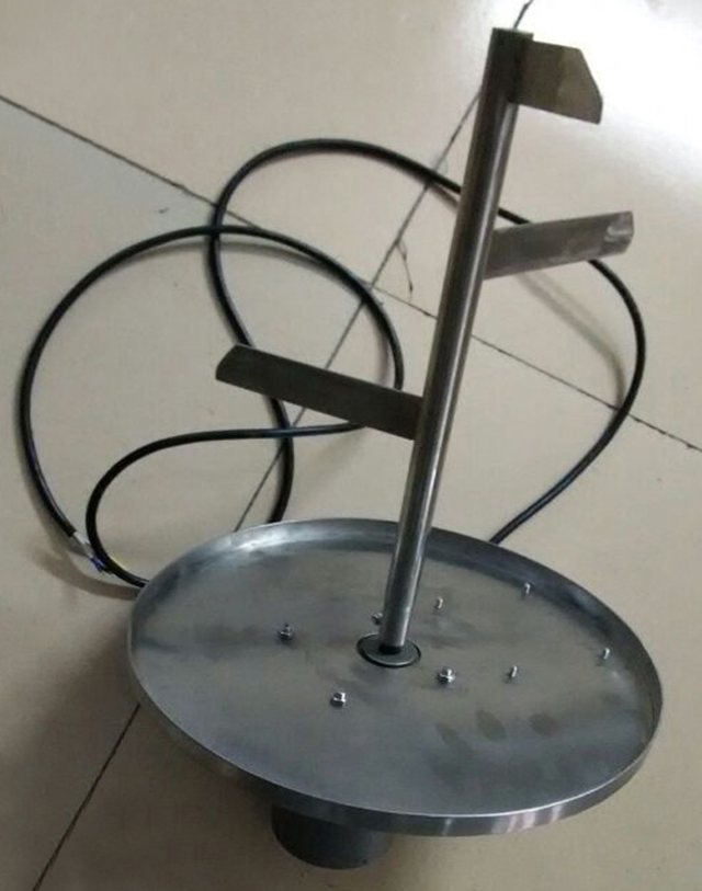 Tolva con mezclador.jpg