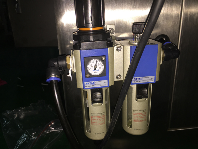 pneumatic part for filling sealing machine Pieza neumática para máquina llenadora y selladora.jpg