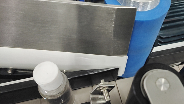 proceso de etiquetado de botellas.jpg