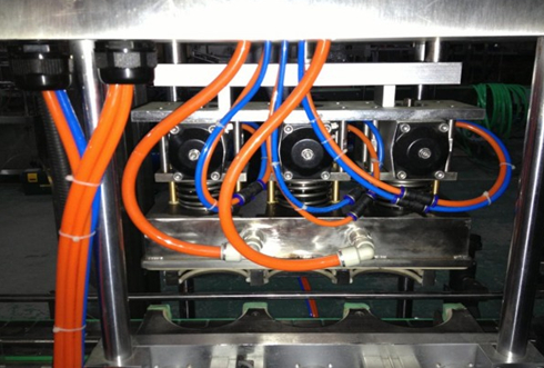 Cabezales de tapado al vacío, primer plano.jpg