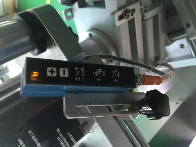 Sensor para detectar etiquetas transparentes.jpg